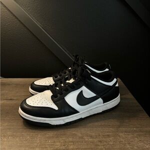 Nike Panda Dunks. Great condition! Men’s 8/Women’s 10